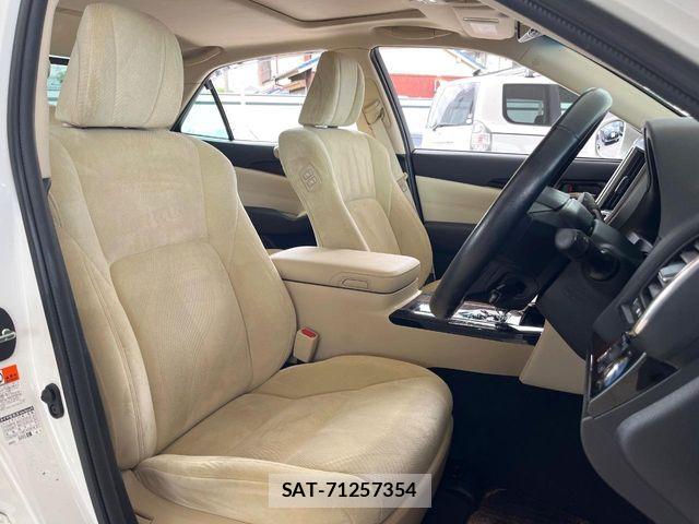 Toyota CROWN SEDAN 2018-03 8741393-7
