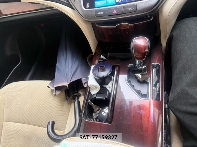 Toyota CROWN SEDAN 2013-03 8741432-21