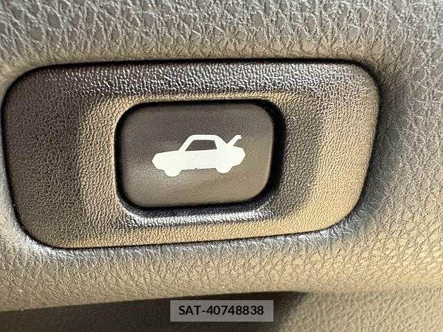 Toyota CROWN SEDAN 2013-03 8741428-7