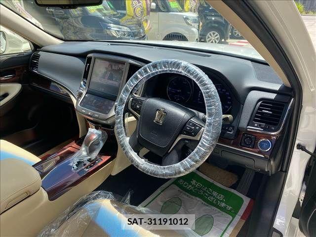 Toyota CROWN SEDAN 2013-12 8741420-3