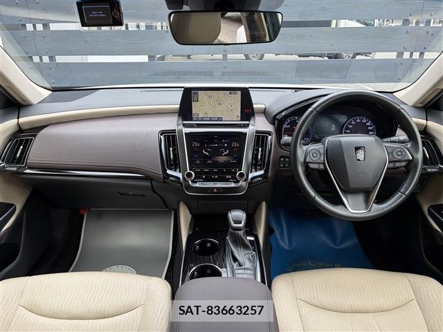 Toyota CROWN SEDAN 2018-11 8741396-12
