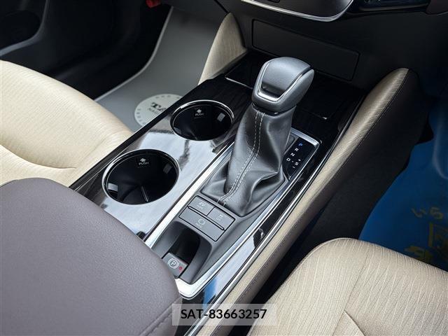Toyota CROWN SEDAN 2018-11 8741396-24
