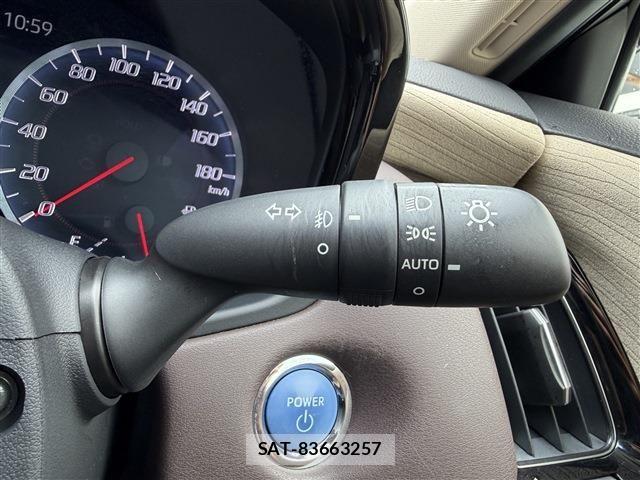 Toyota CROWN SEDAN 2018-11 8741396-27