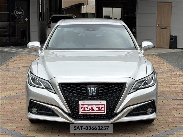 Toyota CROWN SEDAN 2018-11 8741396-2