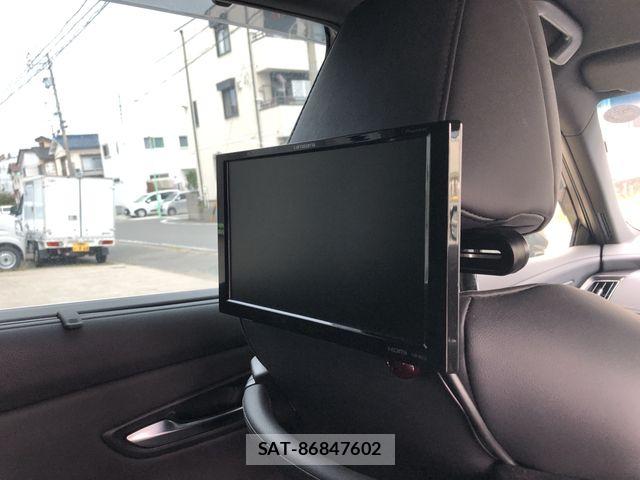 Toyota CROWN SEDAN 2023-03 8741378-12