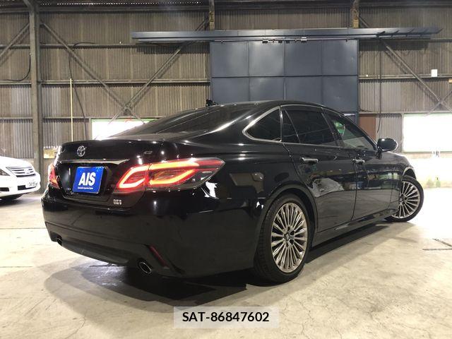 Toyota CROWN SEDAN 2023-03 8741378-2