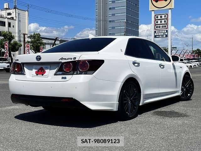 Toyota CROWN SEDAN 2017-12 8741397-2