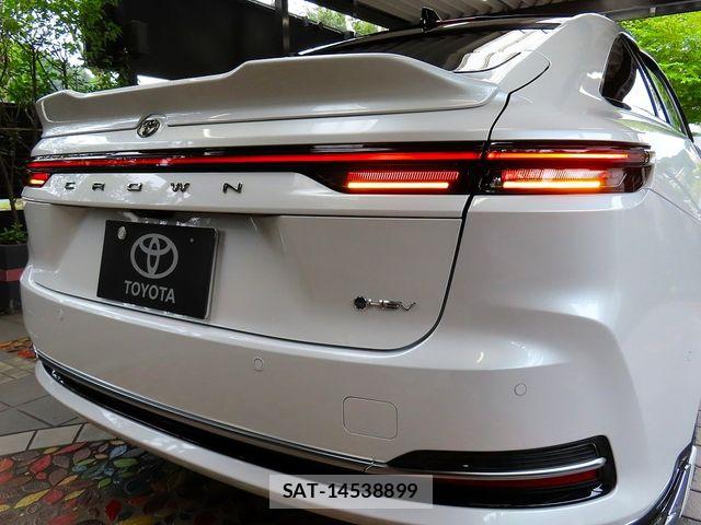 Toyota CROWN SEDAN 2026-04 8741352-6