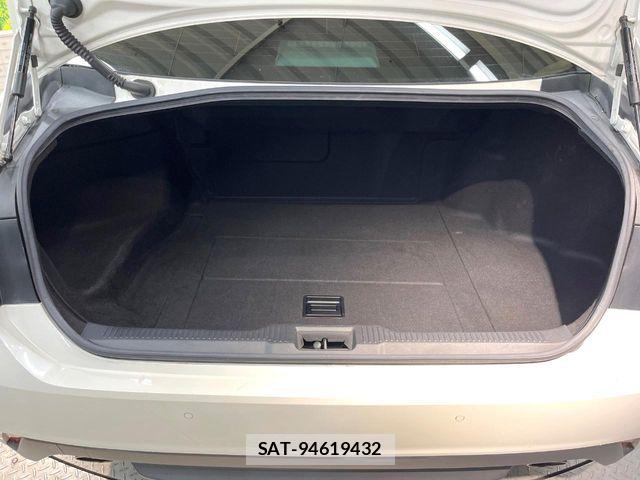 Toyota CROWN SEDAN 2018-08 8741381-9