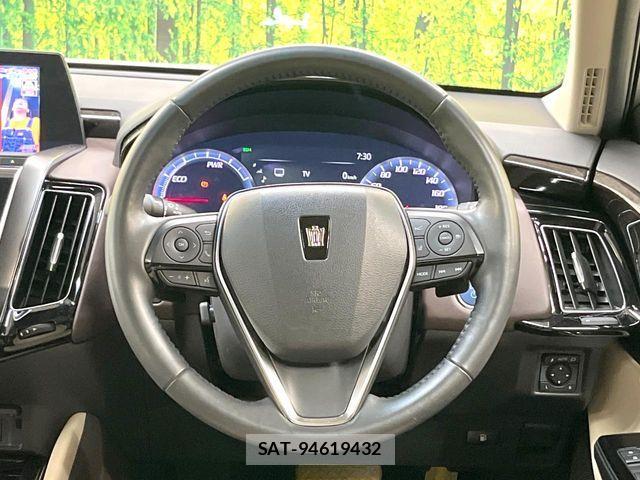 Toyota CROWN SEDAN 2018-08 8741381-10
