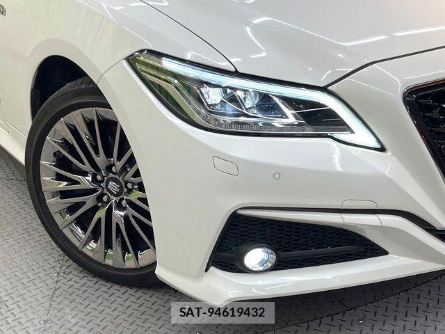 Toyota CROWN SEDAN 2018-08 8741381-11