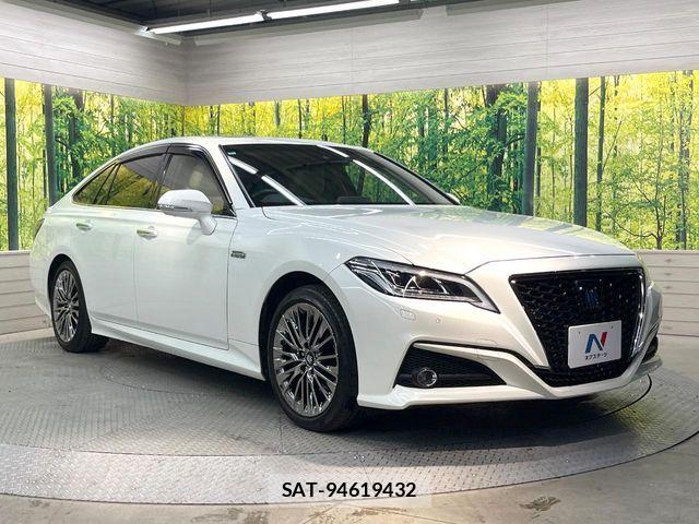 Toyota CROWN SEDAN 2018-08 8741381-15