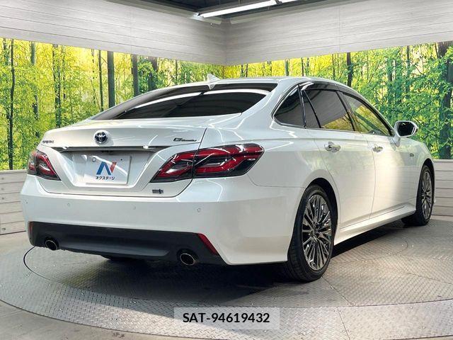 Toyota CROWN SEDAN 2018-08 8741381-16