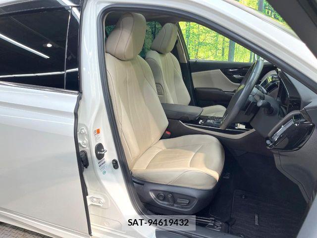 Toyota CROWN SEDAN 2018-08 8741381-7
