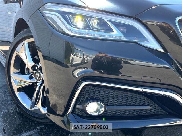 Toyota CROWN SEDAN 2019-04 8741371-15