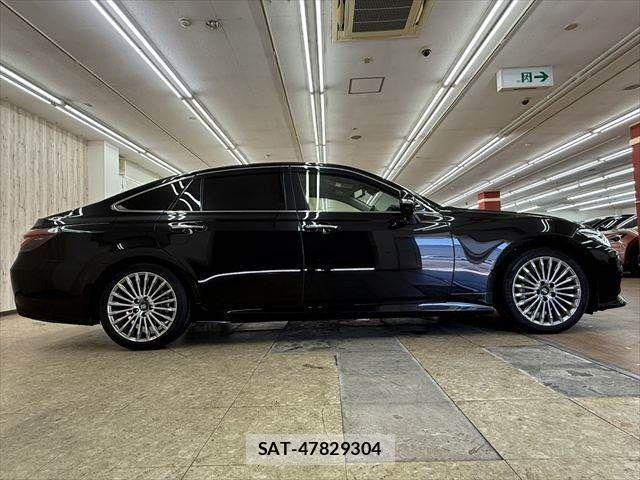 Toyota CROWN SEDAN 2021-08 8741391-15