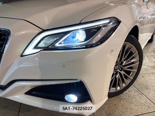 Toyota CROWN SEDAN 2018-07 8741392-12