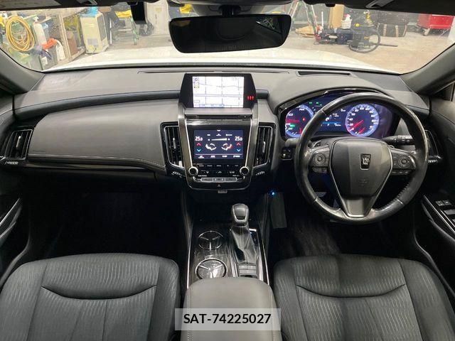 Toyota CROWN SEDAN 2018-07 8741392-1
