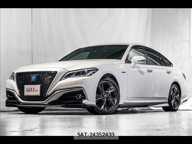 Toyota CROWN SEDAN 2019-01 8779867-0