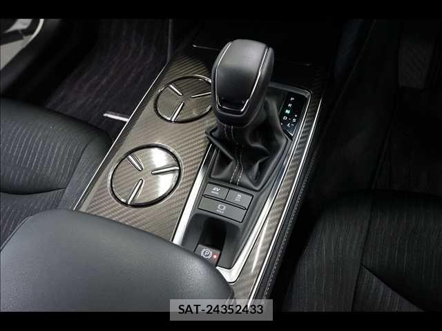 Toyota CROWN SEDAN 2019-01 8779867-11