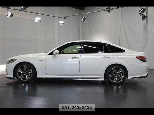Toyota CROWN SEDAN 2019-01 8779867-14