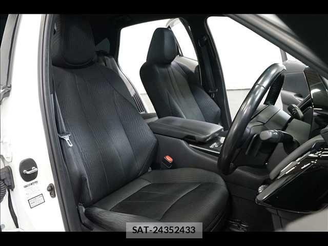 Toyota CROWN SEDAN 2019-01 8779867-16