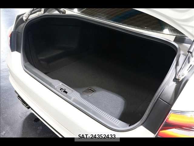 Toyota CROWN SEDAN 2019-01 8779867-18