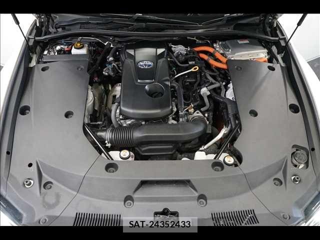 Toyota CROWN SEDAN 2019-01 8779867-19