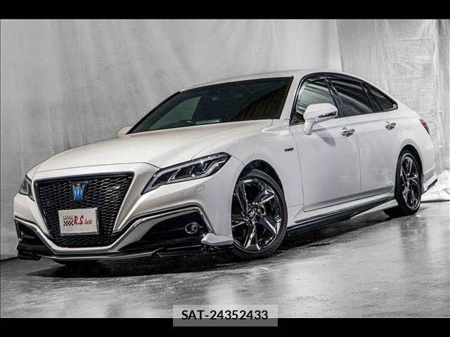 Toyota CROWN SEDAN 2019-01 8779867-2
