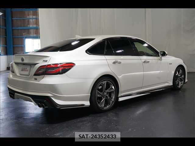 Toyota CROWN SEDAN 2019-01 8779867-8