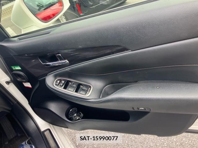 Toyota CROWN SEDAN 2014-01 8779890-11