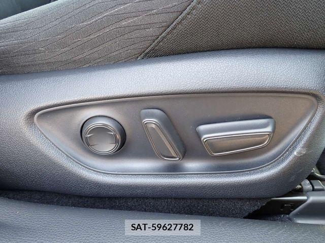 Toyota CROWN SEDAN 2019-03 8779883-11