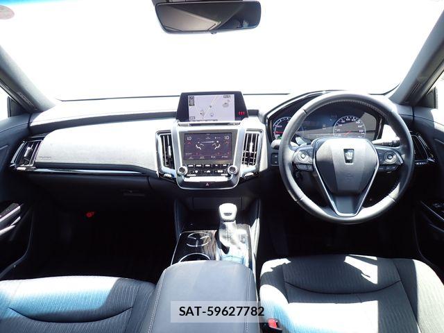 Toyota CROWN SEDAN 2019-03 8779883-1