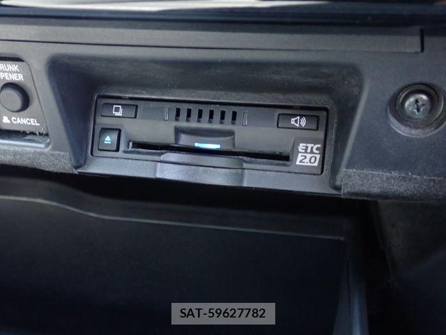 Toyota CROWN SEDAN 2019-03 8779883-5