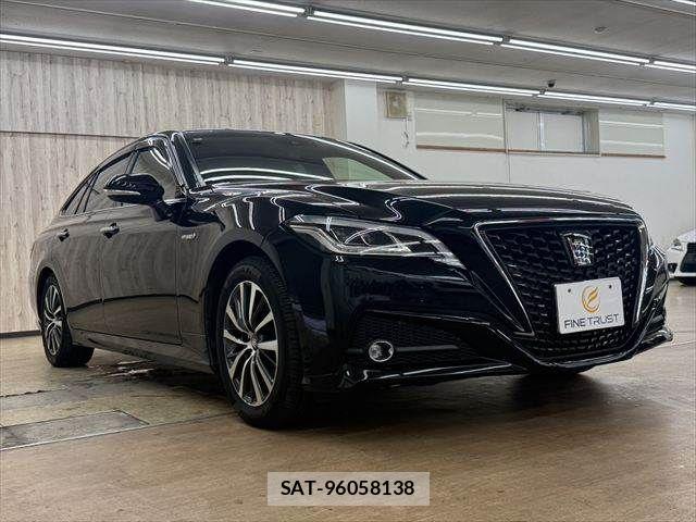 Toyota CROWN SEDAN 2020-04 8779884-14
