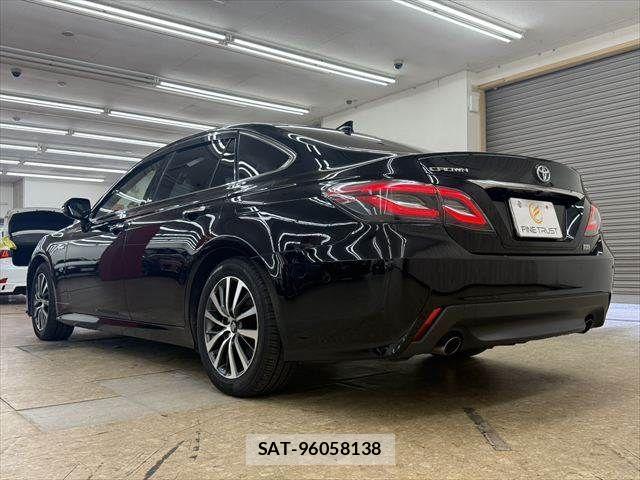 Toyota CROWN SEDAN 2020-04 8779884-17