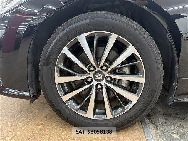 Toyota CROWN SEDAN 2020-04 8779884-26