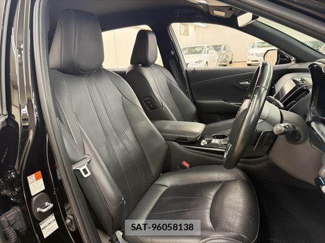 Toyota CROWN SEDAN 2020-04 8779884-6