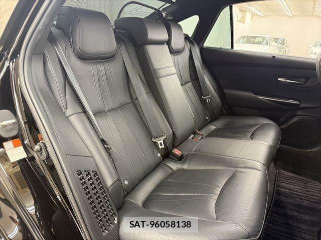 Toyota CROWN SEDAN 2020-04 8779884-7
