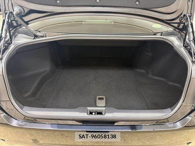 Toyota CROWN SEDAN 2020-04 8779884-8