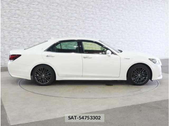 Toyota CROWN SEDAN 2015-09 8779885-13