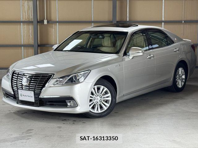 Toyota CROWN SEDAN 2013-10 8779887-0