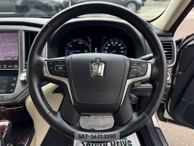 Toyota CROWN SEDAN 2013-10 8779887-16