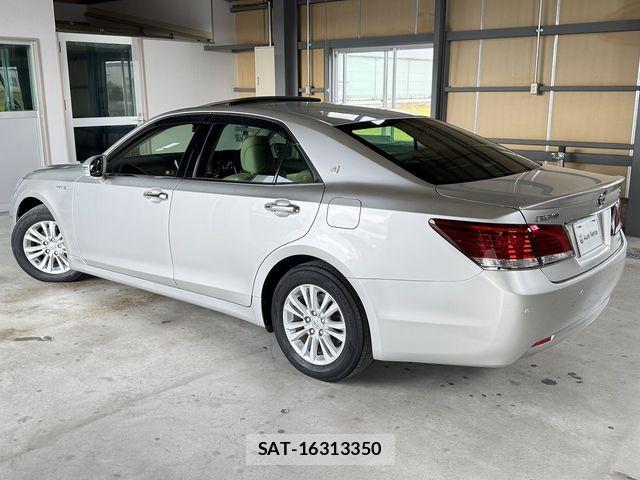 Toyota CROWN SEDAN 2013-10 8779887-4