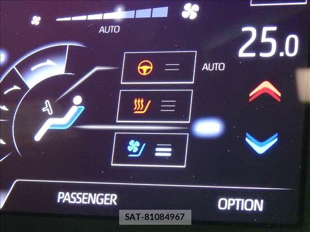 Toyota CROWN SEDAN 2020-07 8779861-13