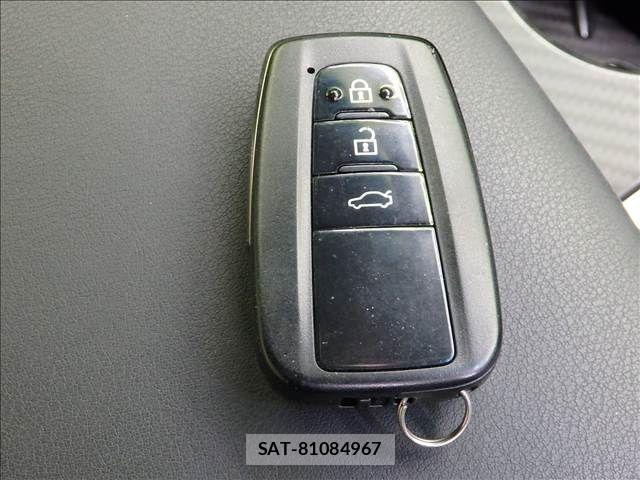 Toyota CROWN SEDAN 2020-07 8779861-15