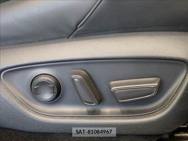 Toyota CROWN SEDAN 2020-07 8779861-20
