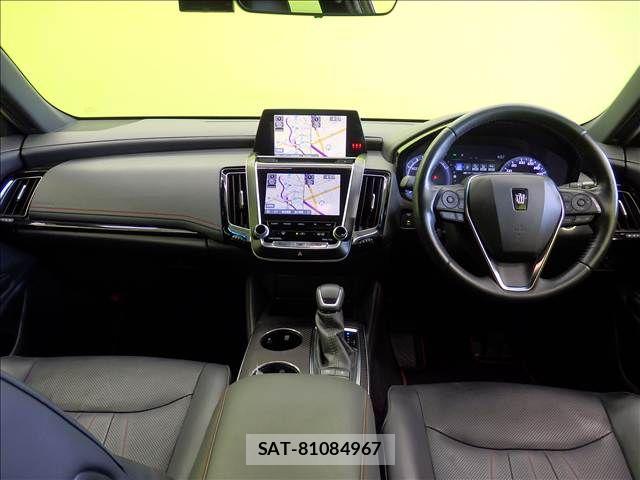 Toyota CROWN SEDAN 2020-07 8779861-2
