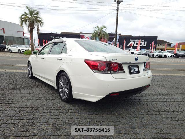 Toyota CROWN SEDAN 2015-10 8779865-2