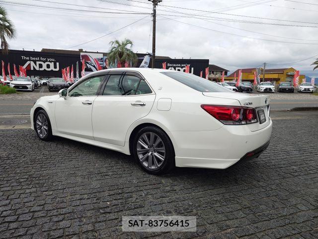 Toyota CROWN SEDAN 2015-10 8779865-3